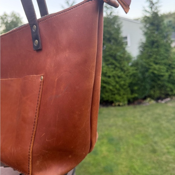 Portland Leather Tote Bag Zipper Close - Picture 5 of 6